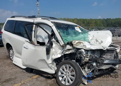 2013 Toyota Sienna Limited V6 7 Passenger z USA, uszkodzony, nr VIN 5TDYK3DC4DS366212